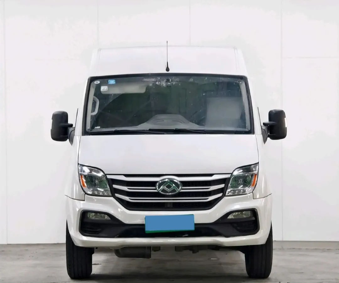 2019 MAXUS XinTu V80 2.0T 139HP L4 6MT,autocango,china used car exporter,china ev exporter,chinese used car exporter,chinese used ev exporter