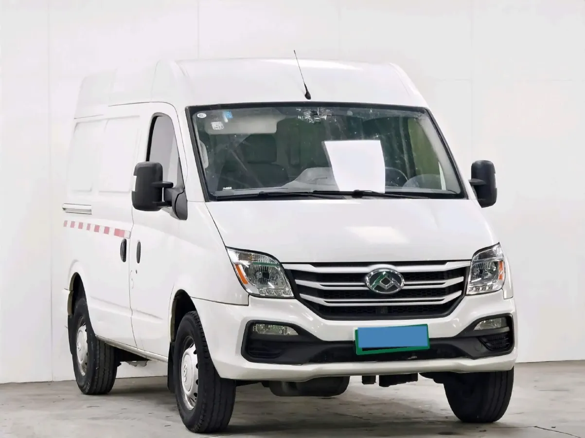 2019 MAXUS XinTu V80 2.0T 139HP L4 6MT,autocango,china used car exporter,china ev exporter,chinese used car exporter,chinese used ev exporter