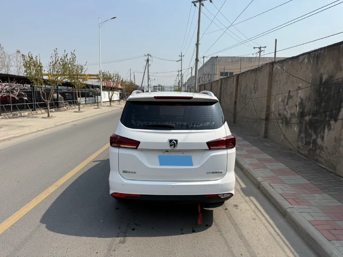 2018 BaoJun 360 1.5L 112HP L4 6MT,autocango,china used car exporter,china ev exporter,chinese used car exporter,chinese used ev exporter