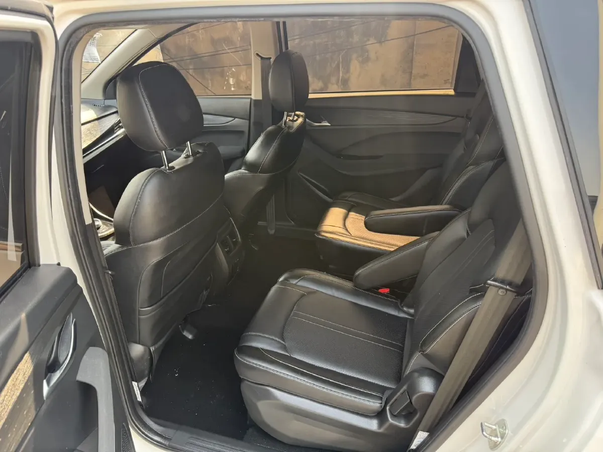 2018 BaoJun 360 1.5L 112HP L4 6MT,autocango,china used car exporter,china ev exporter,chinese used car exporter,chinese used ev exporter