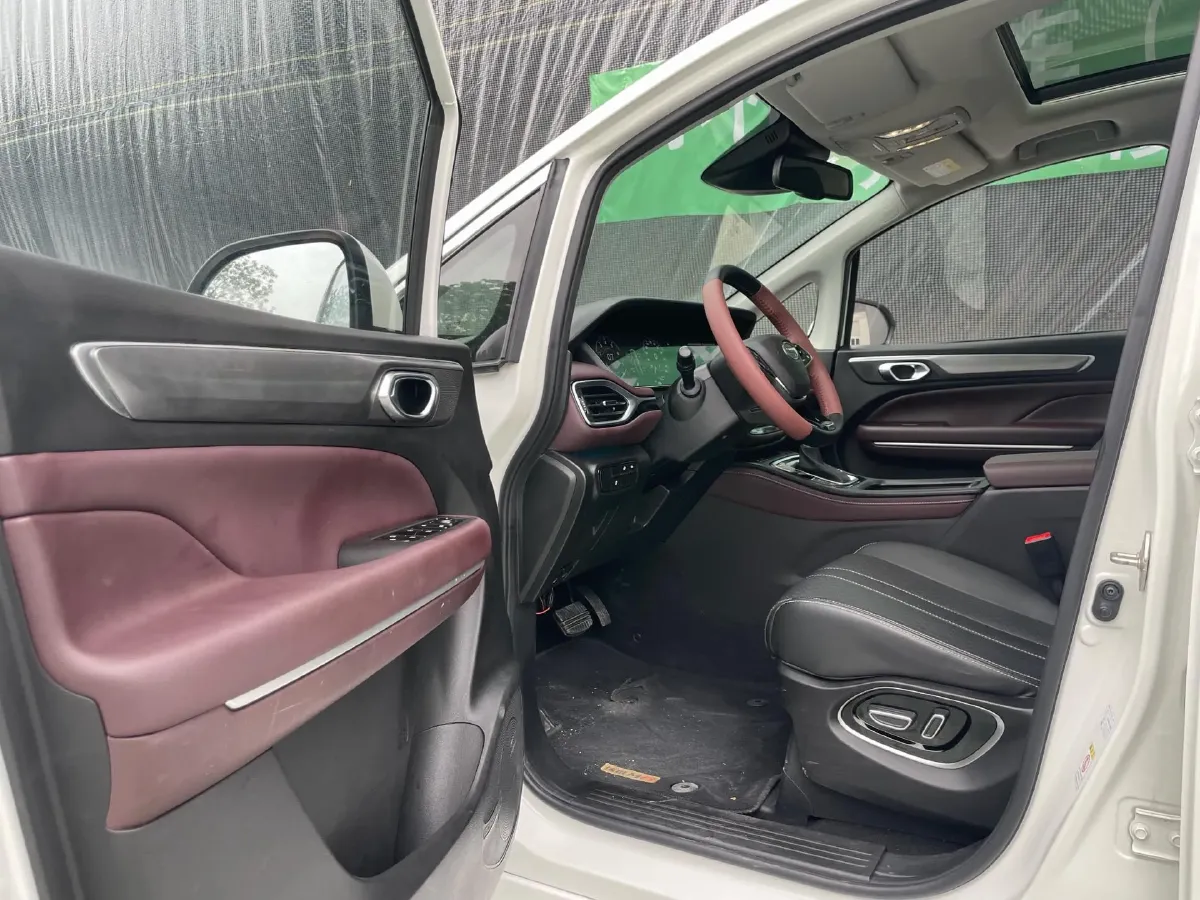 2021 GAC Trumpchi M6 1.5T 169HP L4 7DCT,autocango,china used car exporter,china ev exporter,chinese used car exporter,chinese used ev exporter