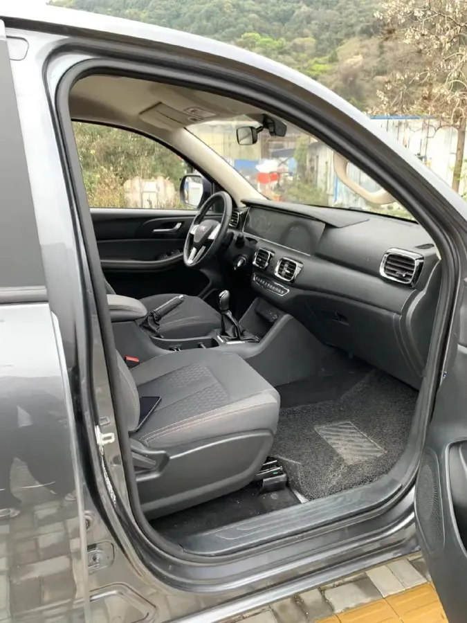 2023 BAW Calorie 2.0L 144HP L4 5MT,autocango,china used car exporter,china ev exporter,chinese used car exporter,chinese used ev exporter