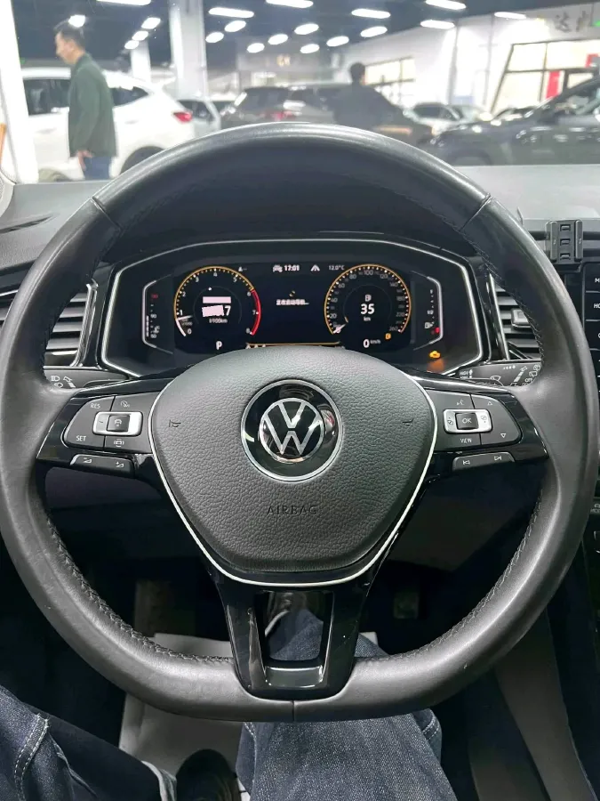 2021 Volkswagen T-Roc 1.4T 150HP L4 7DCT,autocango,china used car exporter,china ev exporter,chinese used car exporter,chinese used ev exporter