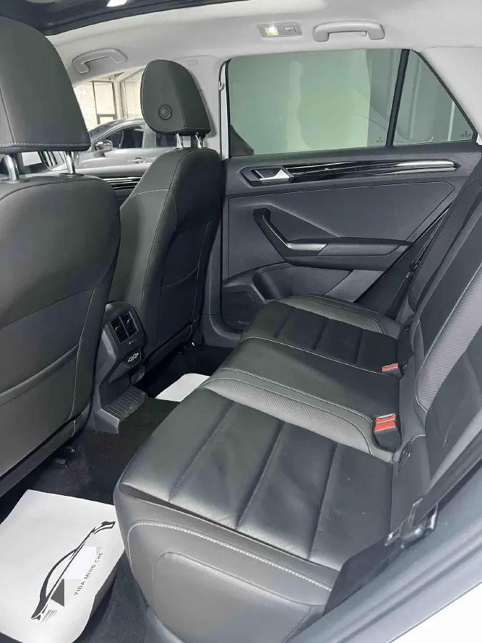 2021 Volkswagen T-Roc 1.4T 150HP L4 7DCT,autocango,china used car exporter,china ev exporter,chinese used car exporter,chinese used ev exporter