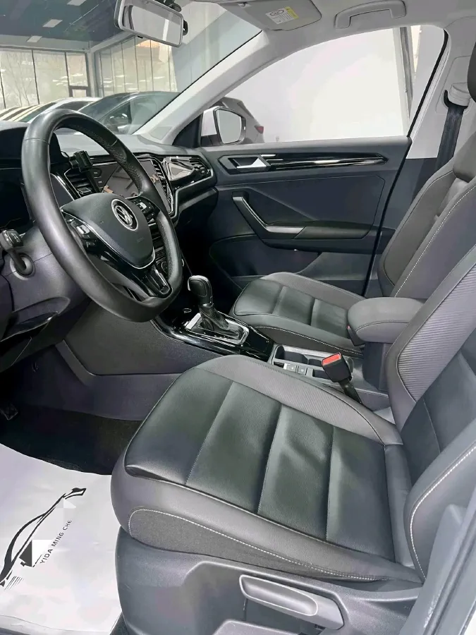 2021 Volkswagen T-Roc 1.4T 150HP L4 7DCT,autocango,china used car exporter,china ev exporter,chinese used car exporter,chinese used ev exporter