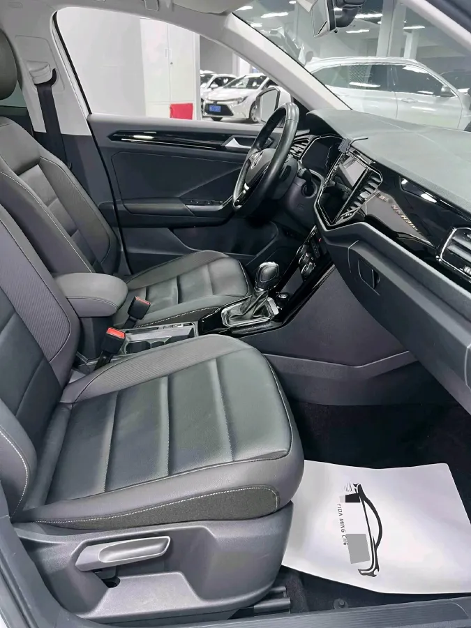 2021 Volkswagen T-Roc 1.4T 150HP L4 7DCT,autocango,china used car exporter,china ev exporter,chinese used car exporter,chinese used ev exporter