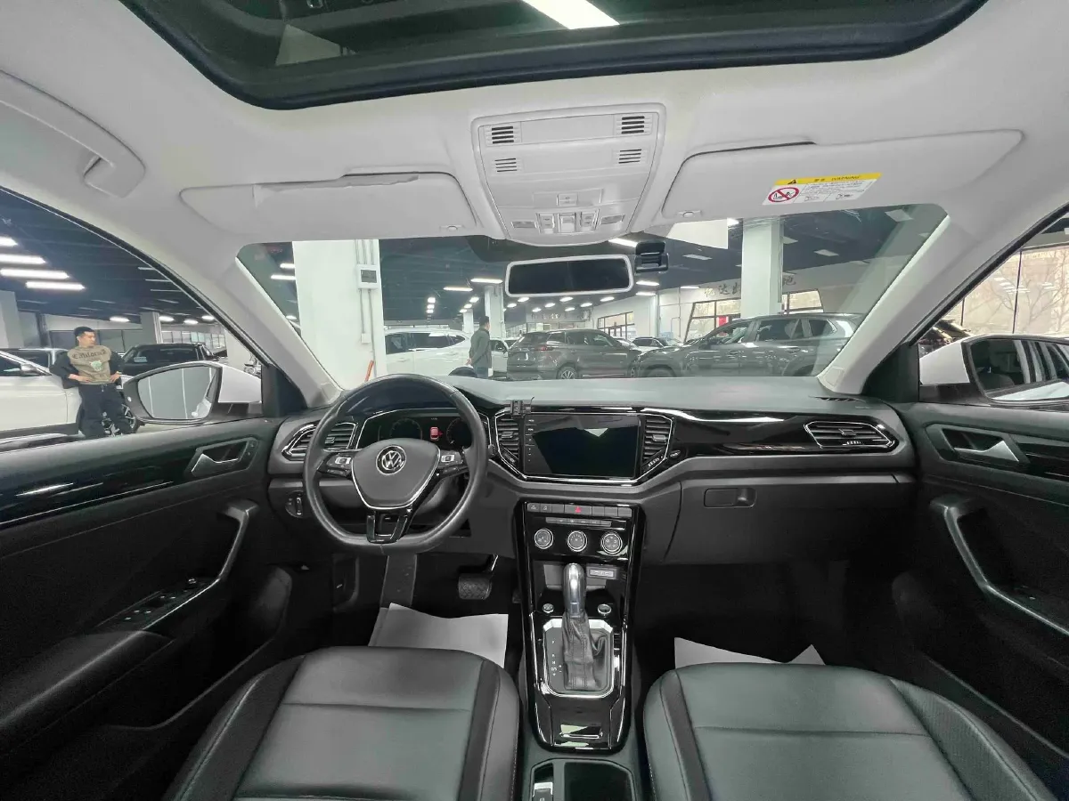 2021 Volkswagen T-Roc 1.4T 150HP L4 7DCT,autocango,china used car exporter,china ev exporter,chinese used car exporter,chinese used ev exporter