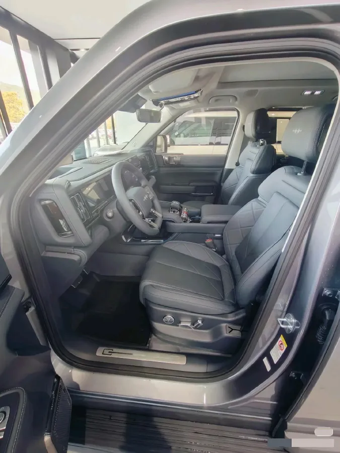 2023 FangChengBao Bao 5 1.5T 194HP L4 E-CVT PHEV 31.8KWH,autocango,china used car exporter,china ev exporter,chinese used car exporter,chinese used ev exporter