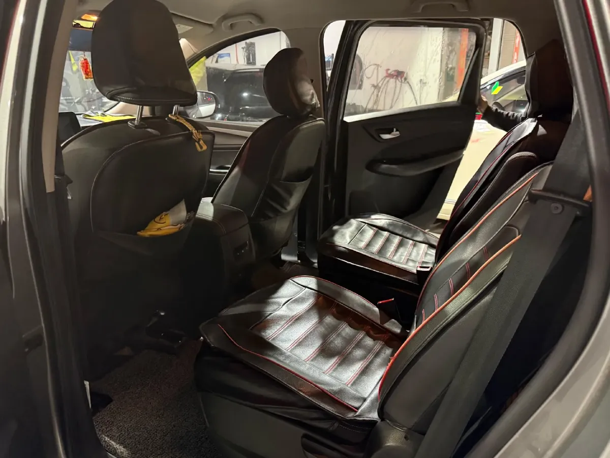 2019 BaoJun 730 1.5L 112HP L4 6MT,autocango,china used car exporter,china ev exporter,chinese used car exporter,chinese used ev exporter