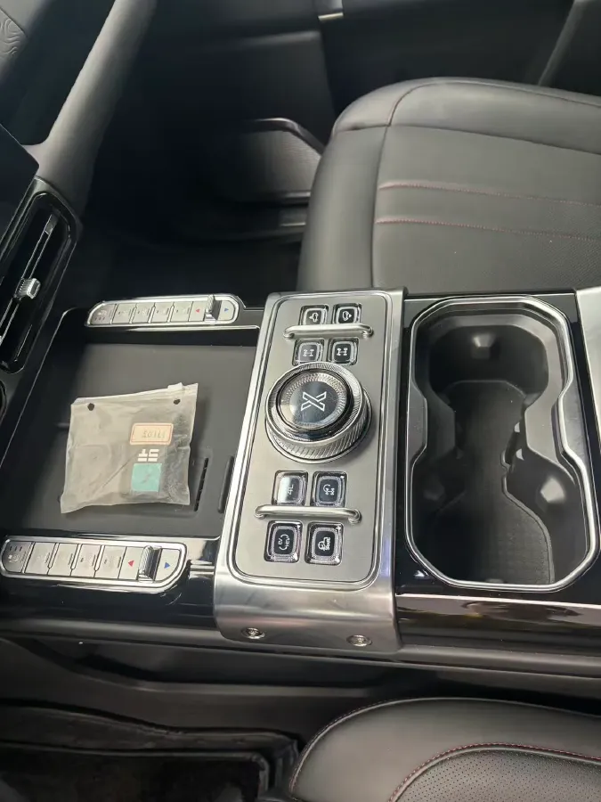 2025 Jetour Zongheng G700 2.0T 211HP L4 2DHT PHEV,autocango,china used car exporter,china ev exporter,chinese used car exporter,chinese used ev exporter