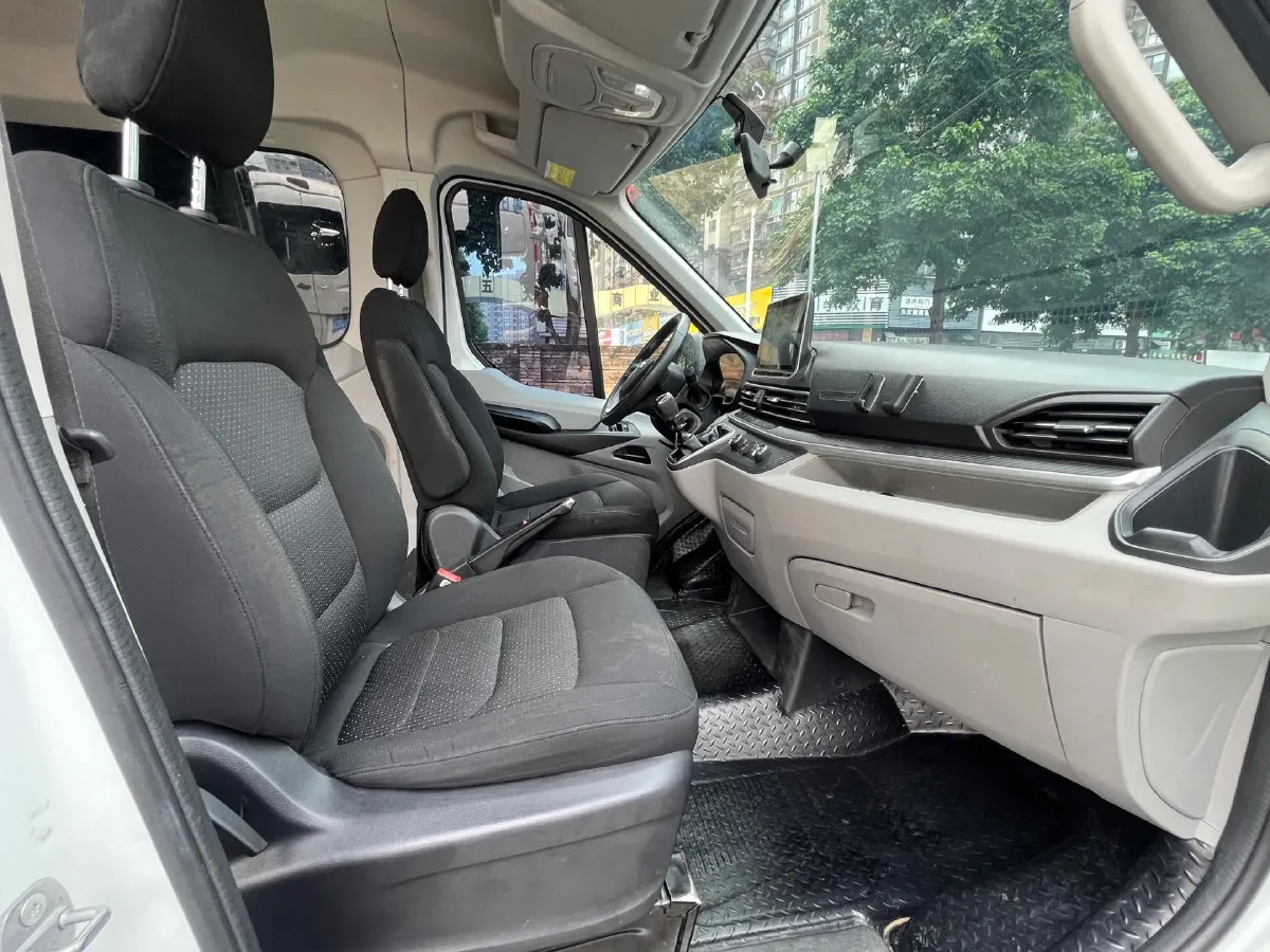 2022 MAXUS XinTu V90 2.0T 150HP L4 6MT,autocango,china used car exporter,china ev exporter,chinese used car exporter,chinese used ev exporter