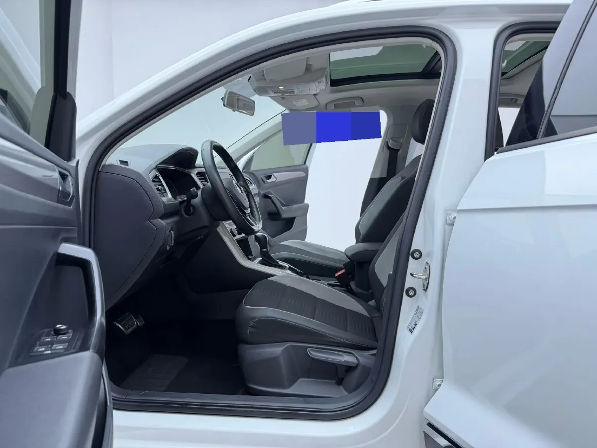 2022 Volkswagen T-Roc 1.4T 150HP L4 7DCT,autocango,china used car exporter,china ev exporter,chinese used car exporter,chinese used ev exporter