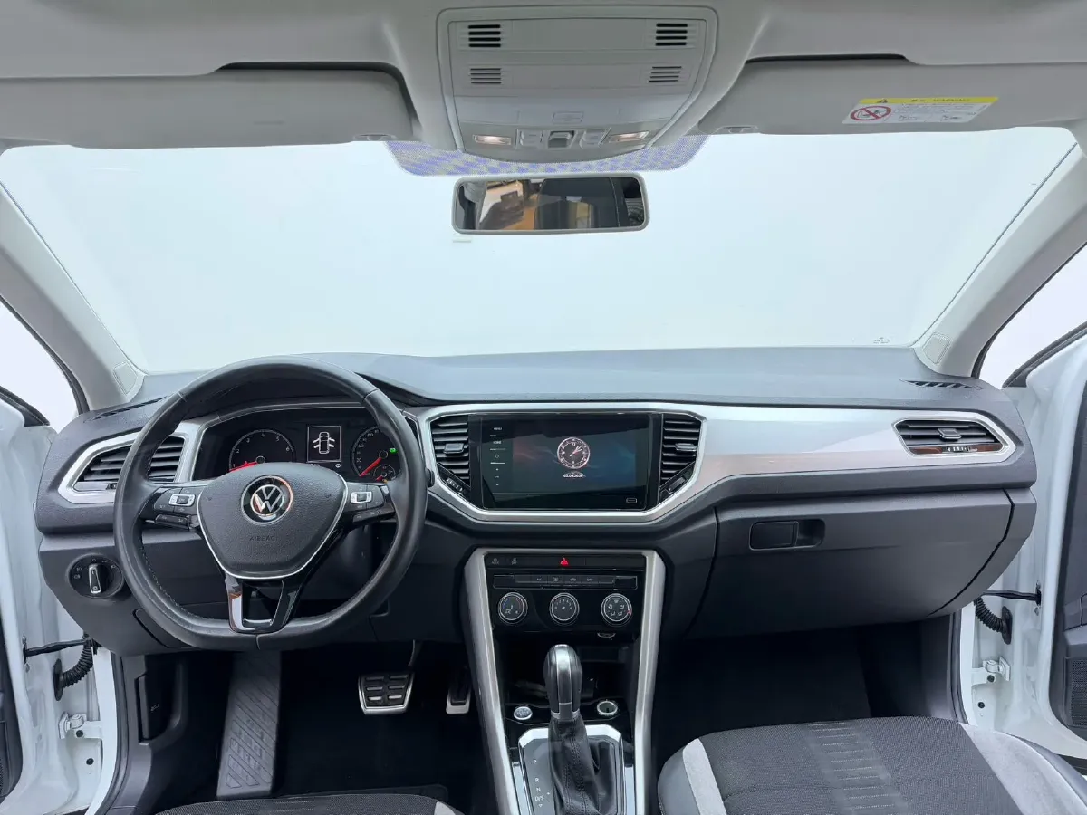 2022 Volkswagen T-Roc 1.4T 150HP L4 7DCT,autocango,china used car exporter,china ev exporter,chinese used car exporter,chinese used ev exporter