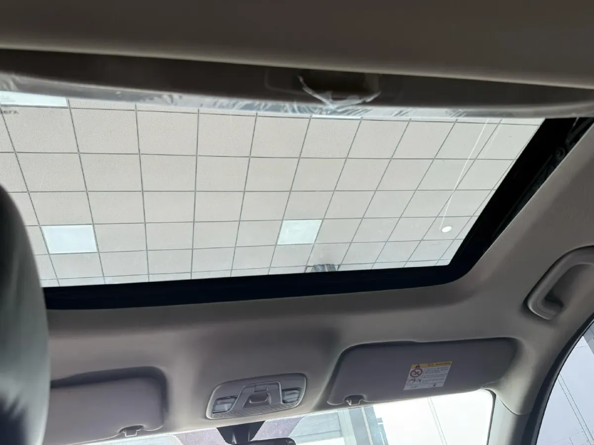 2023 Geely Coolray 1.4T 141HP L4 6MT,autocango,china used car exporter,china ev exporter,chinese used car exporter,chinese used ev exporter