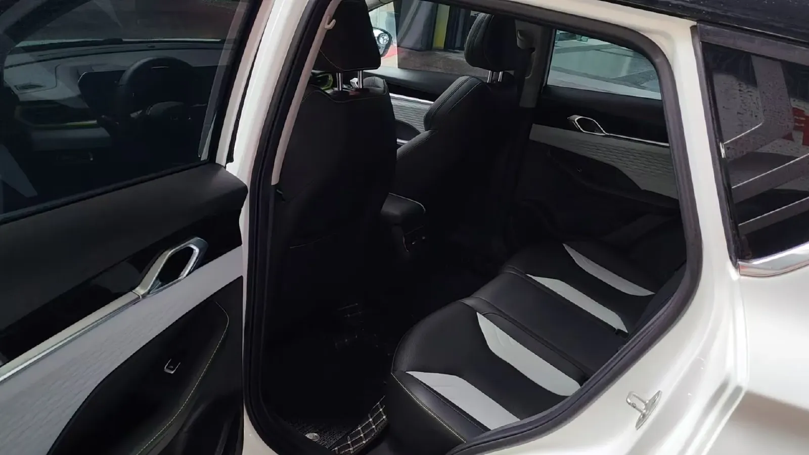 2023 Geely Coolray 1.5T 181HP L4 7DCT,autocango,china used car exporter,china ev exporter,chinese used car exporter,chinese used ev exporter