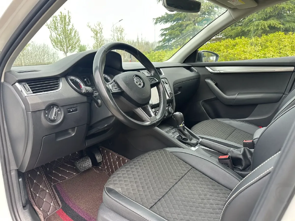 2018 Skoda Octavia 1.6L 110HP L4 6AT,autocango,china used car exporter,china ev exporter,chinese used car exporter,chinese used ev exporter