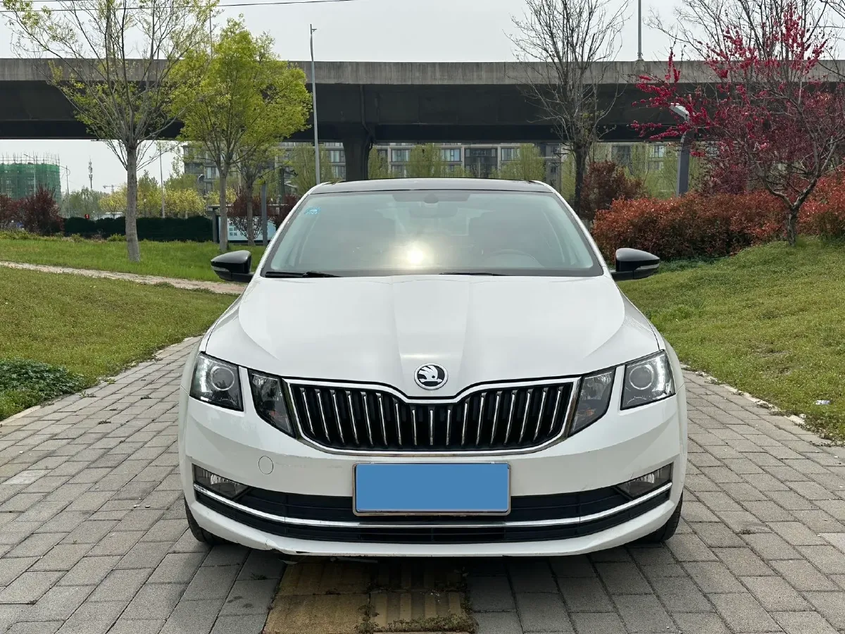 2018 Skoda Octavia 1.6L 110HP L4 6AT,autocango,china used car exporter,china ev exporter,chinese used car exporter,chinese used ev exporter