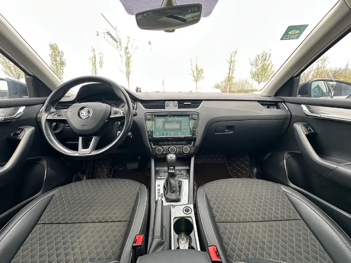 2018 Skoda Octavia 1.6L 110HP L4 6AT,autocango,china used car exporter,china ev exporter,chinese used car exporter,chinese used ev exporter