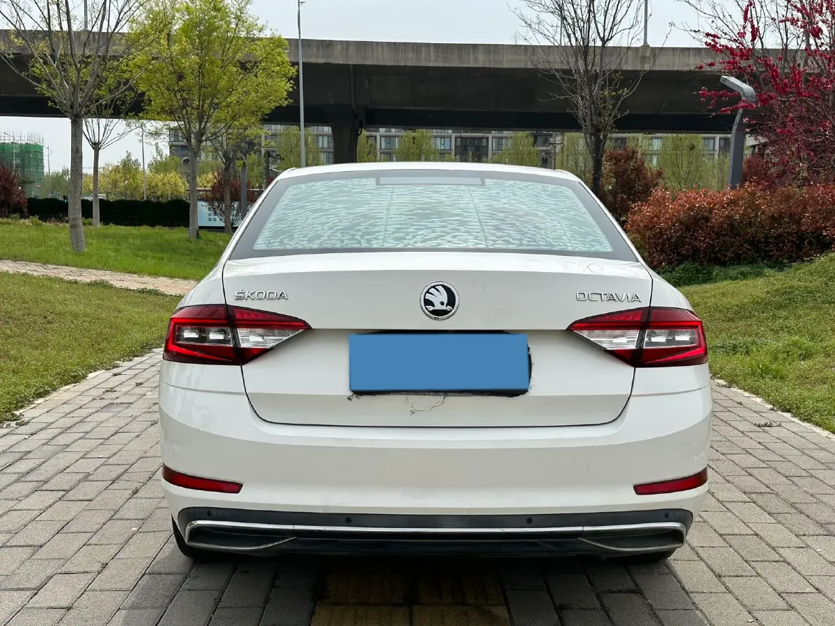 2018 Skoda Octavia 1.6L 110HP L4 6AT,autocango,china used car exporter,china ev exporter,chinese used car exporter,chinese used ev exporter