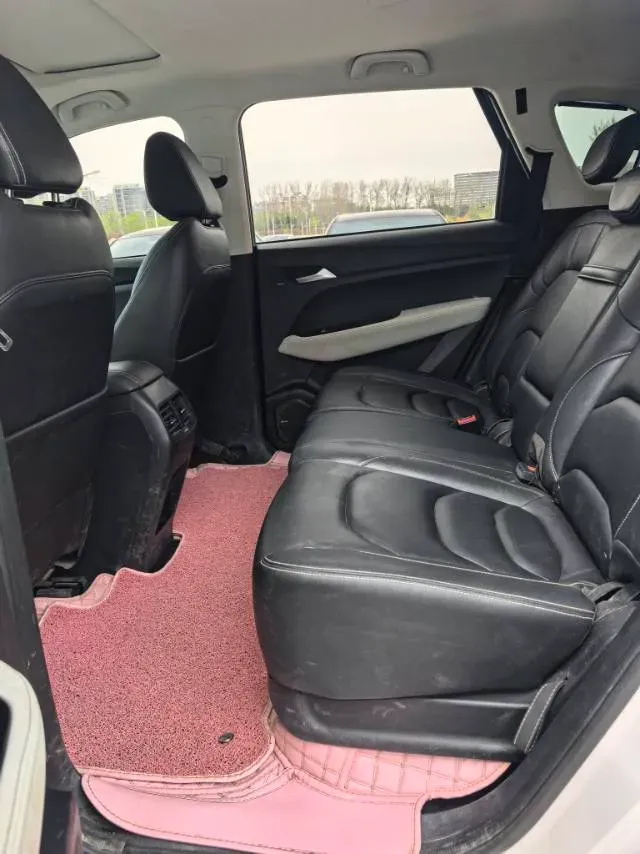 2019 BaoJun 530 1.5T 150HP L4 6MT,autocango,china used car exporter,china ev exporter,chinese used car exporter,chinese used ev exporter