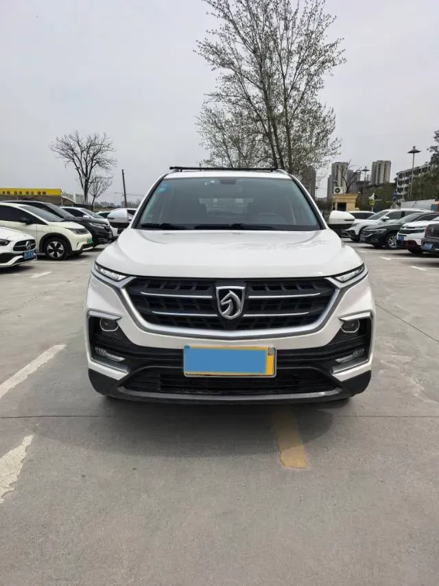 2019 BaoJun 530 1.5T 150HP L4 6MT,autocango,china used car exporter,china ev exporter,chinese used car exporter,chinese used ev exporter