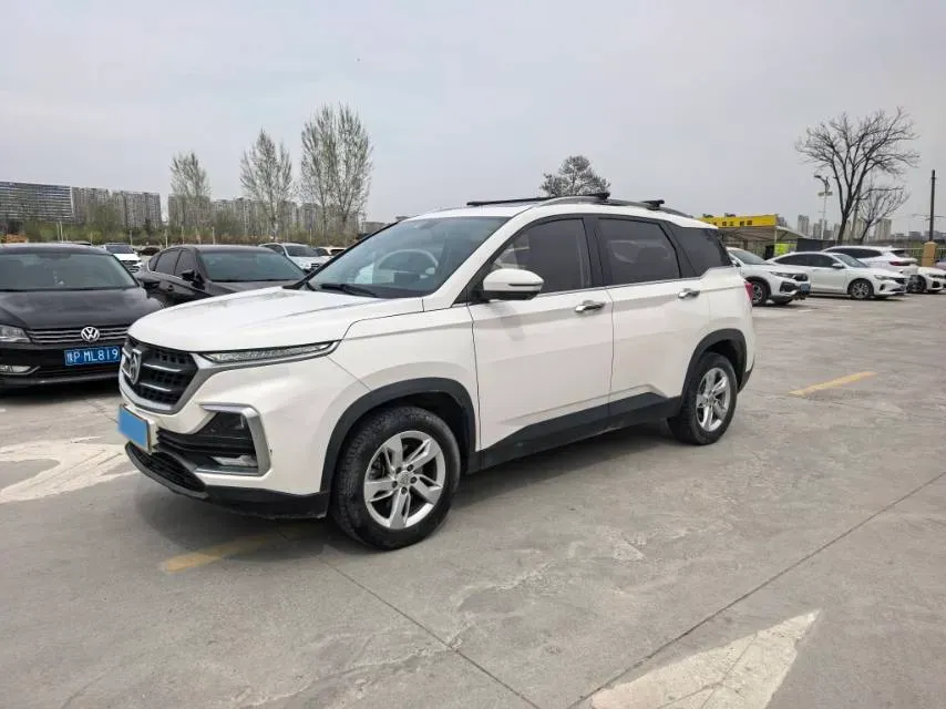 2019 BaoJun 530 1.5T 150HP L4 6MT,autocango,china used car exporter,china ev exporter,chinese used car exporter,chinese used ev exporter