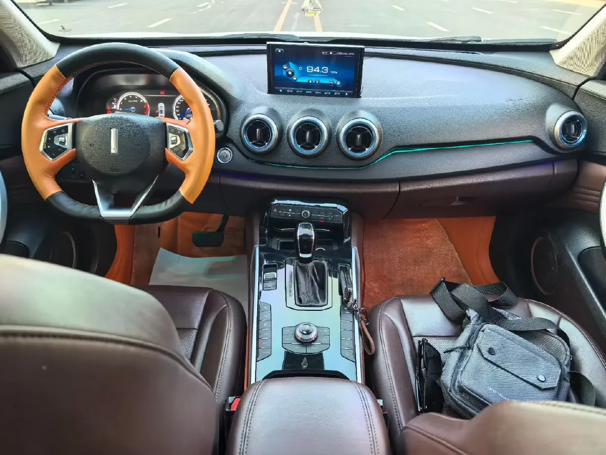 2017 WEY VV7 2.0T 234HP L4 7DCT,autocango,china used car exporter,china ev exporter,chinese used car exporter,chinese used ev exporter