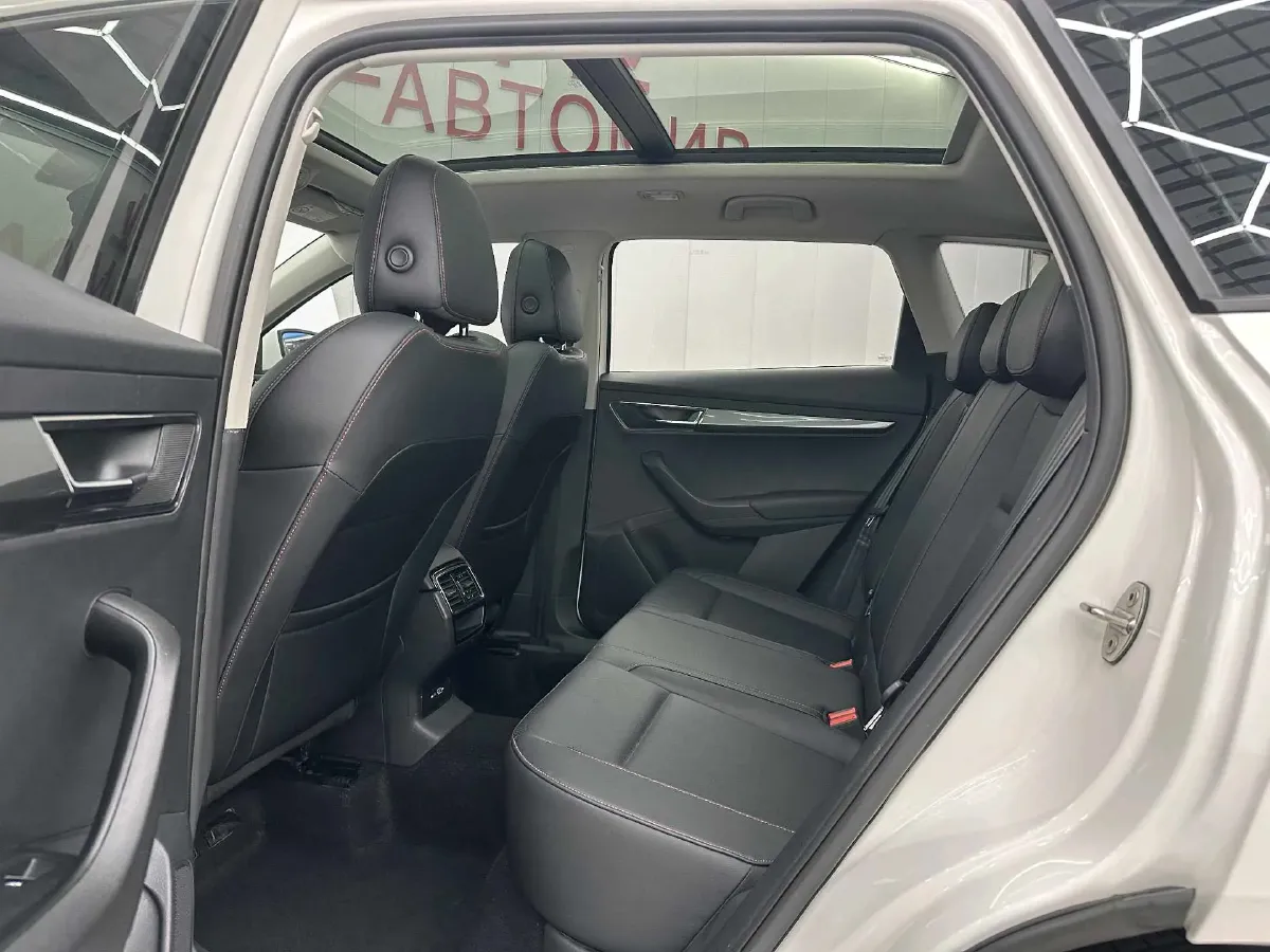 2022 Skoda Karoq 1.4T 150HP L4 7DCT,autocango,china used car exporter,china ev exporter,chinese used car exporter,chinese used ev exporter