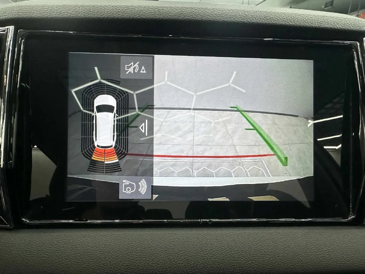 2022 Skoda Karoq 1.4T 150HP L4 7DCT,autocango,china used car exporter,china ev exporter,chinese used car exporter,chinese used ev exporter