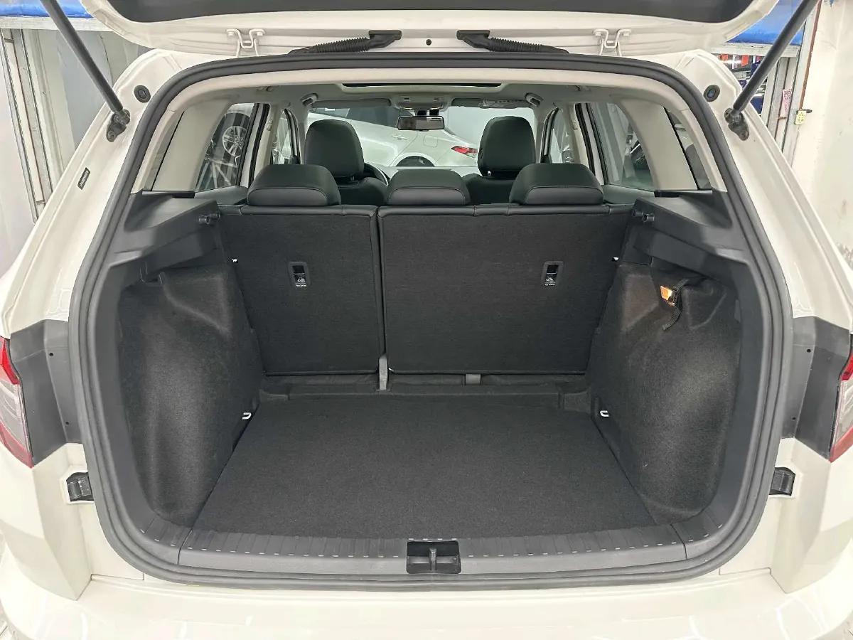 2022 Skoda Karoq 1.4T 150HP L4 7DCT,autocango,china used car exporter,china ev exporter,chinese used car exporter,chinese used ev exporter