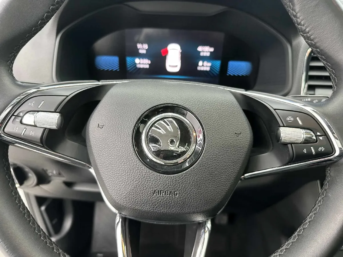 2022 Skoda Karoq 1.4T 150HP L4 7DCT,autocango,china used car exporter,china ev exporter,chinese used car exporter,chinese used ev exporter