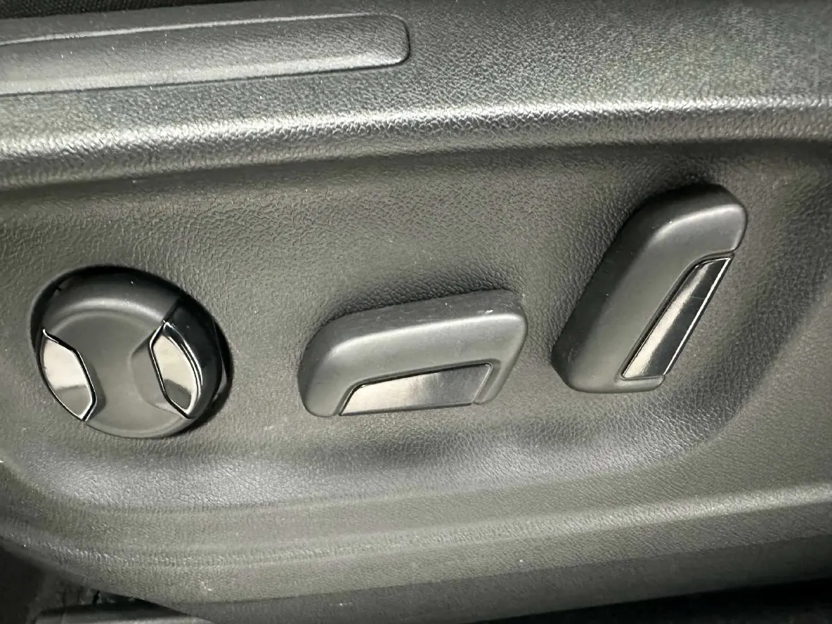 2022 Skoda Karoq 1.4T 150HP L4 7DCT,autocango,china used car exporter,china ev exporter,chinese used car exporter,chinese used ev exporter