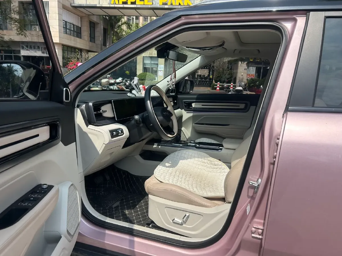 2023 Geely ICON 1.5T 181HP L4 7DCT,autocango,china used car exporter,china ev exporter,chinese used car exporter,chinese used ev exporter