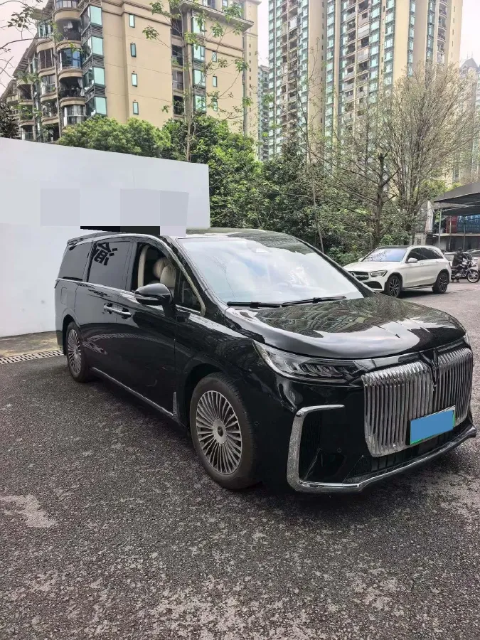 2025 Voyah Dream 1.5T 150HP L4 PHEV 41.7KWH,autocango,china used car exporter,china ev exporter,chinese used car exporter,chinese used ev exporter