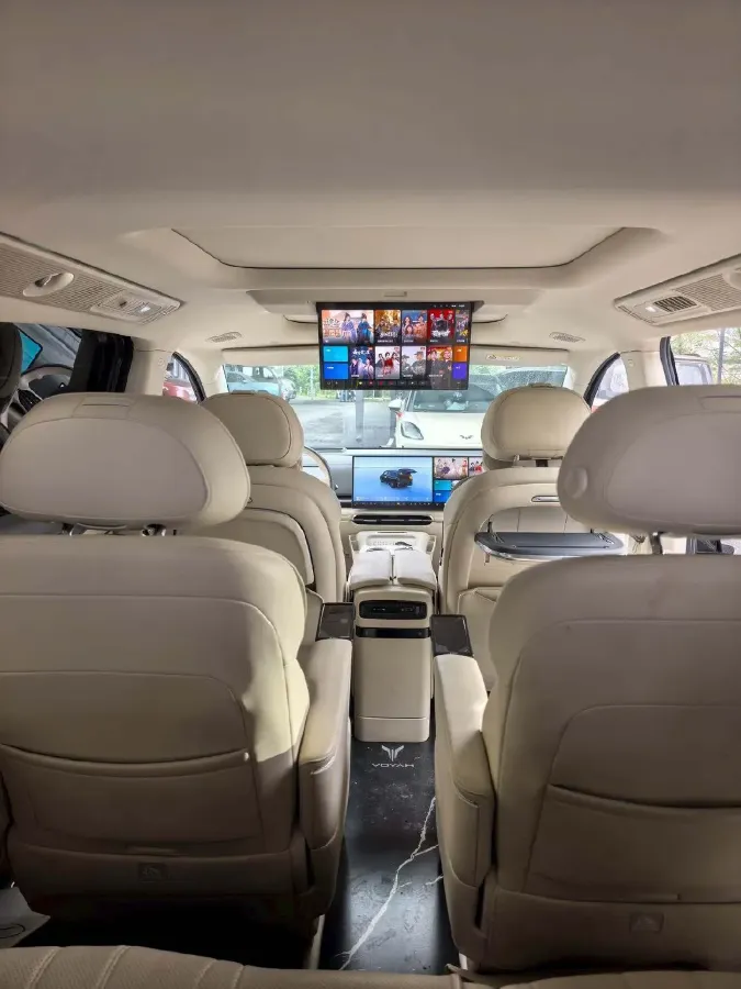 2025 Voyah Dream 1.5T 150HP L4 PHEV 41.7KWH,autocango,china used car exporter,china ev exporter,chinese used car exporter,chinese used ev exporter