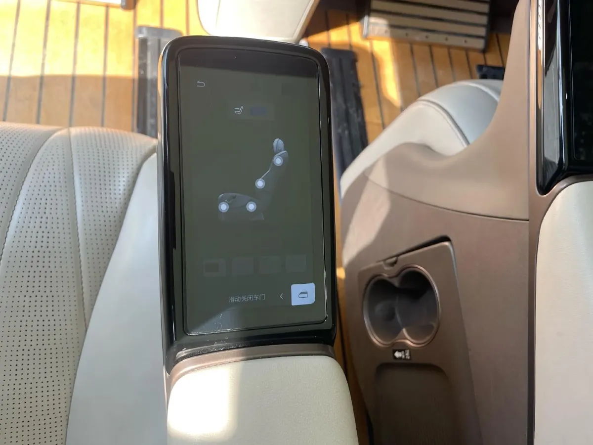 2024 Denza D9 1.5T 139HP L4 E-CVT PHEV 40KWH,autocango,china used car exporter,china ev exporter,chinese used car exporter,chinese used ev exporter