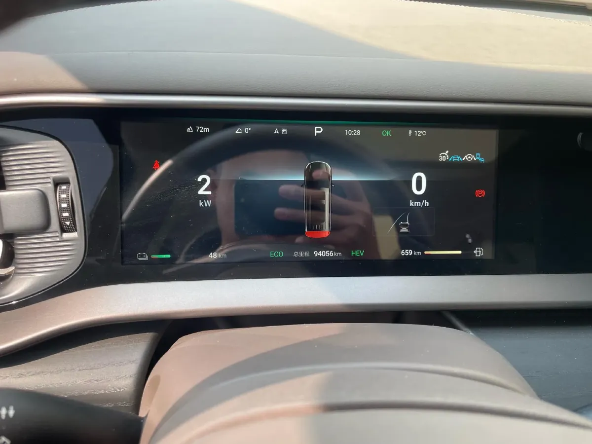 2024 Denza D9 1.5T 139HP L4 E-CVT PHEV 40KWH,autocango,china used car exporter,china ev exporter,chinese used car exporter,chinese used ev exporter