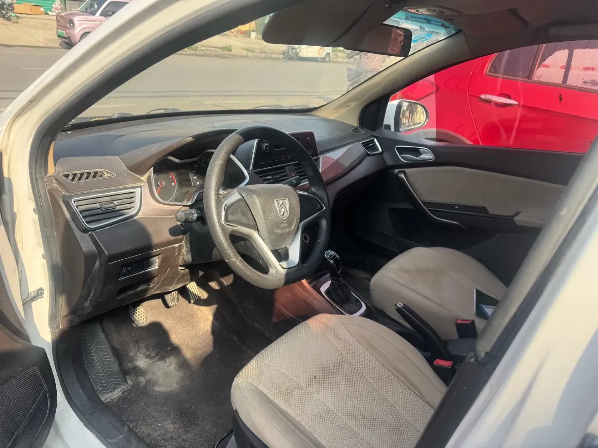 2017 BaoJun 310W 1.5L 112HP L4 6MT,autocango,china used car exporter,china ev exporter,chinese used car exporter,chinese used ev exporter