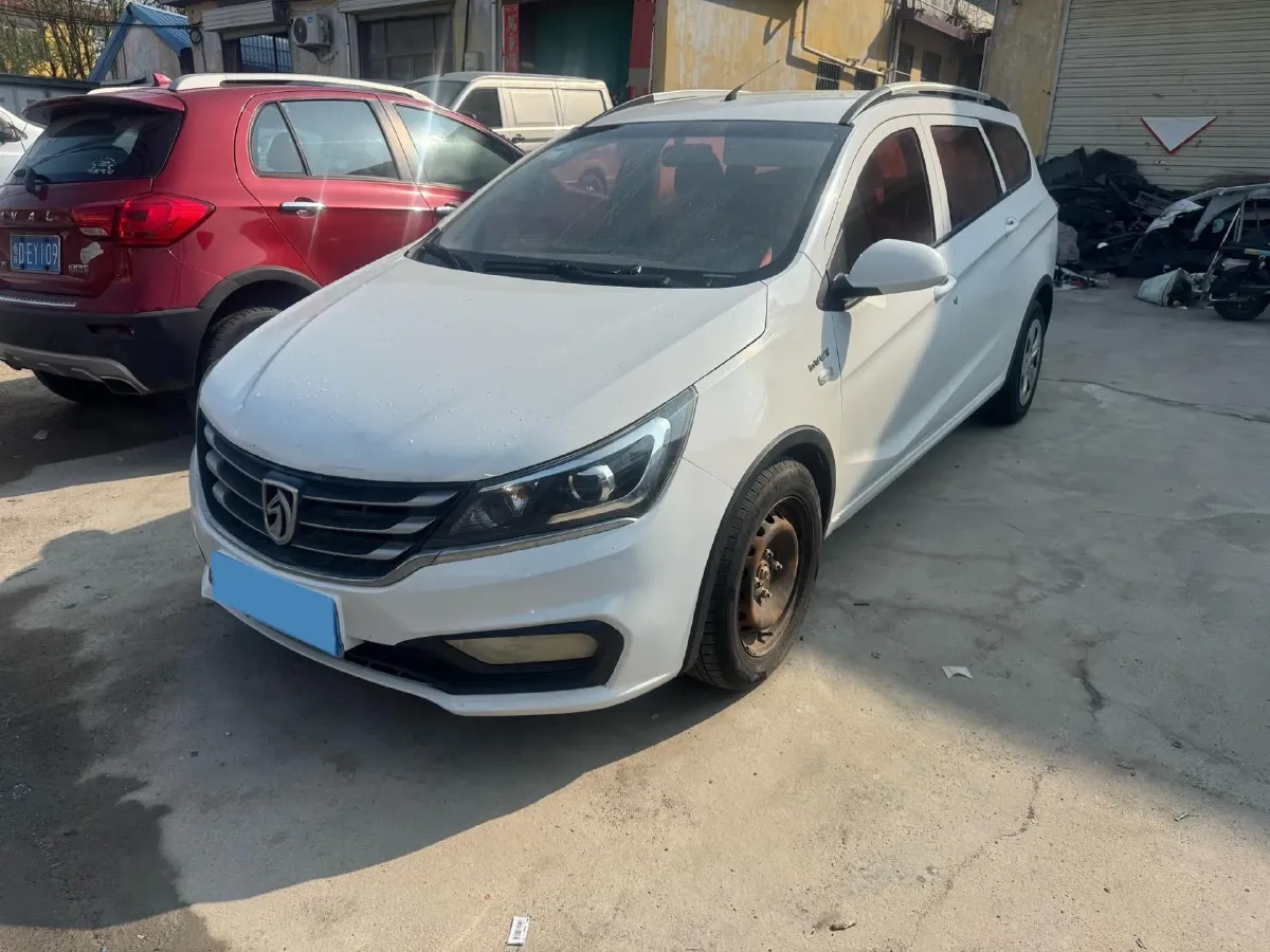 2017 BaoJun 310W 1.5L 112HP L4 6MT,autocango,china used car exporter,china ev exporter,chinese used car exporter,chinese used ev exporter