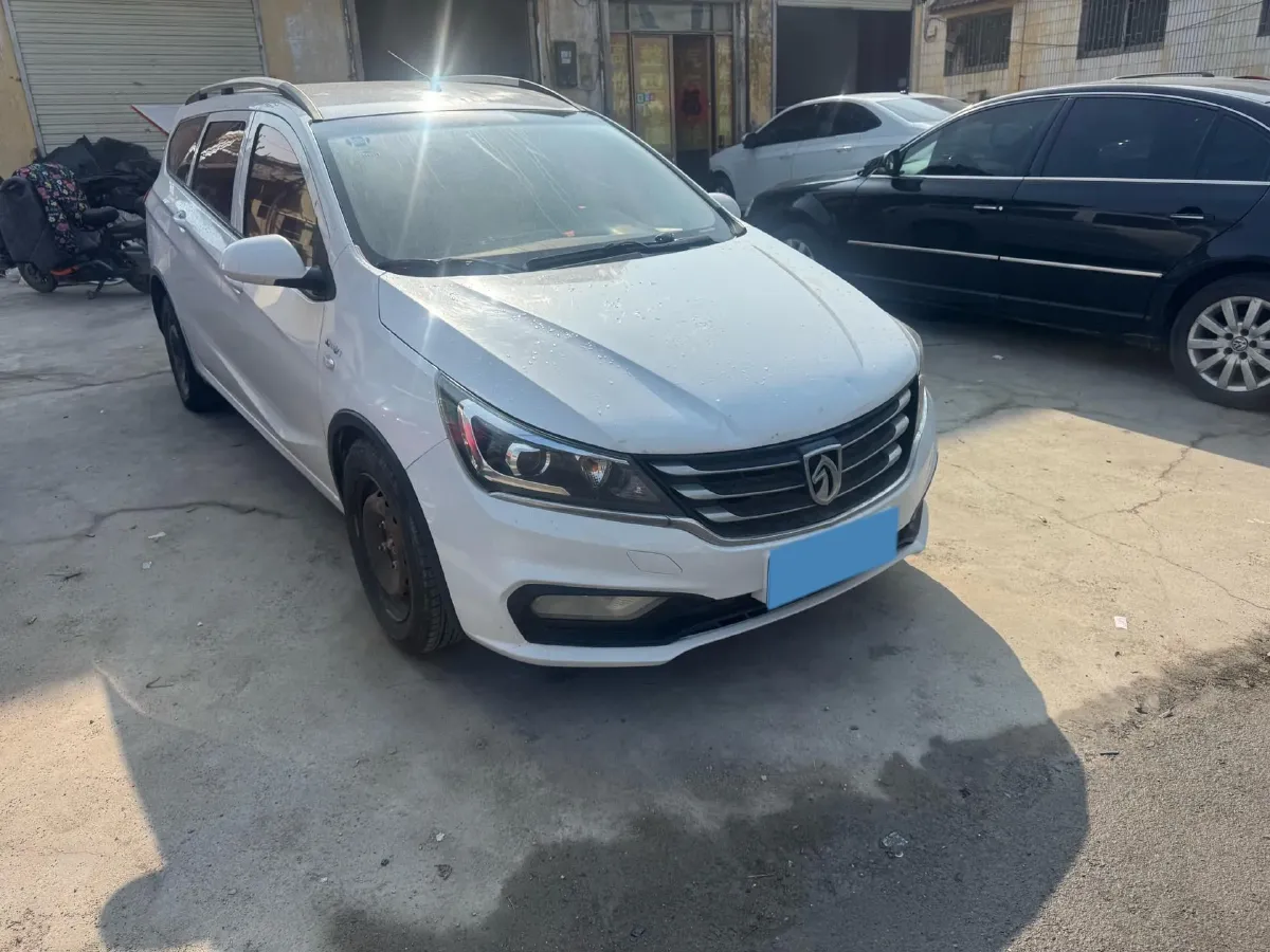 2017 BaoJun 310W 1.5L 112HP L4 6MT,autocango,china used car exporter,china ev exporter,chinese used car exporter,chinese used ev exporter