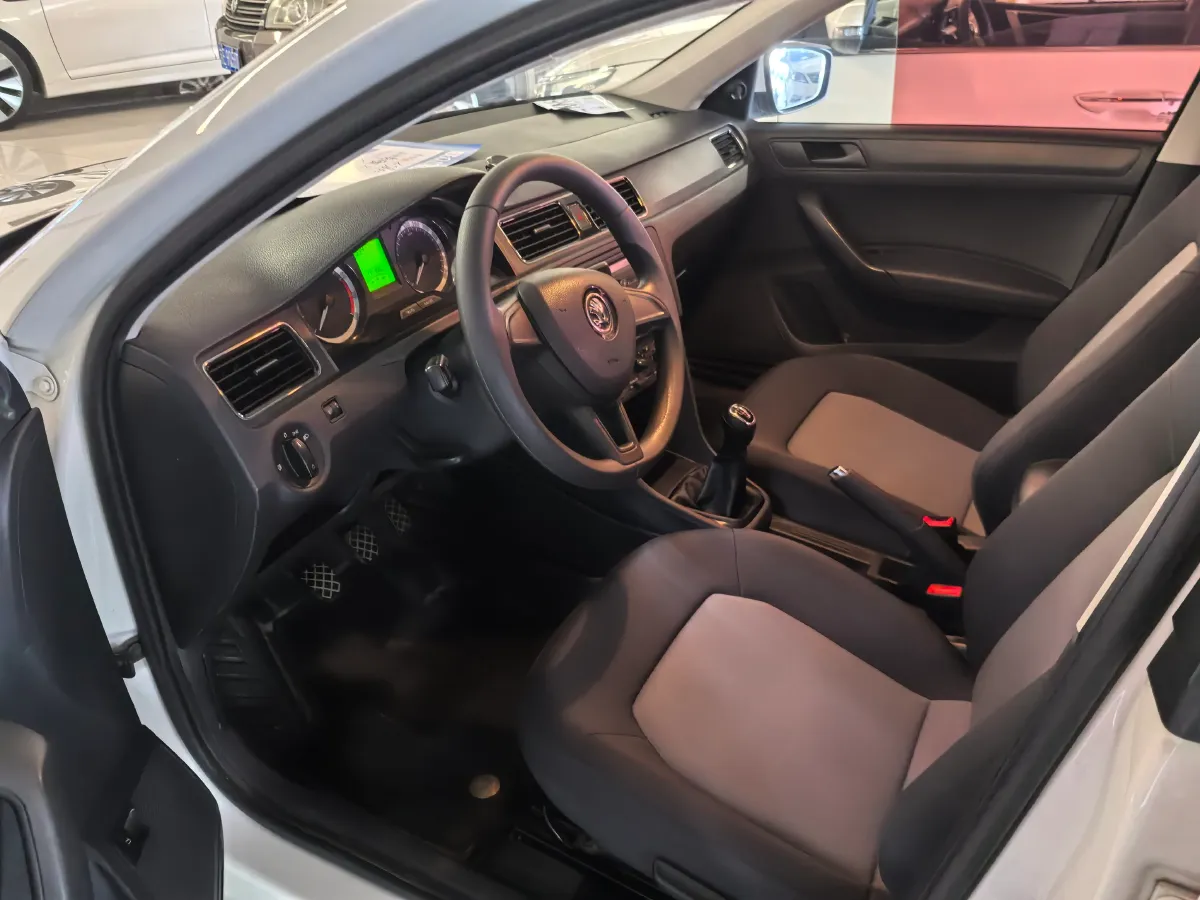 2018 Skoda Rapid 1.6L 110HP L4 5MT,autocango,china used car exporter,china ev exporter,chinese used car exporter,chinese used ev exporter