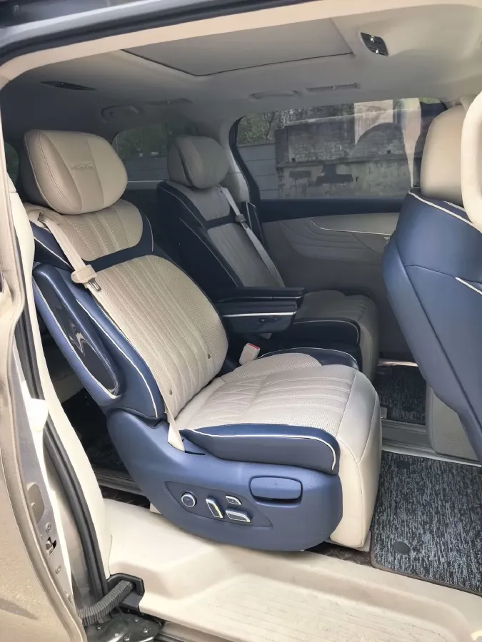 2022 Roewe iMAX8 2.0T 234HP L4 8AT,autocango,china used car exporter,china ev exporter,chinese used car exporter,chinese used ev exporter