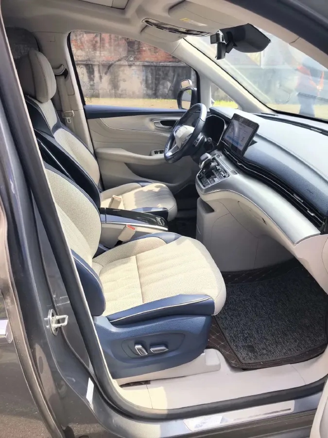 2022 Roewe iMAX8 2.0T 234HP L4 8AT,autocango,china used car exporter,china ev exporter,chinese used car exporter,chinese used ev exporter