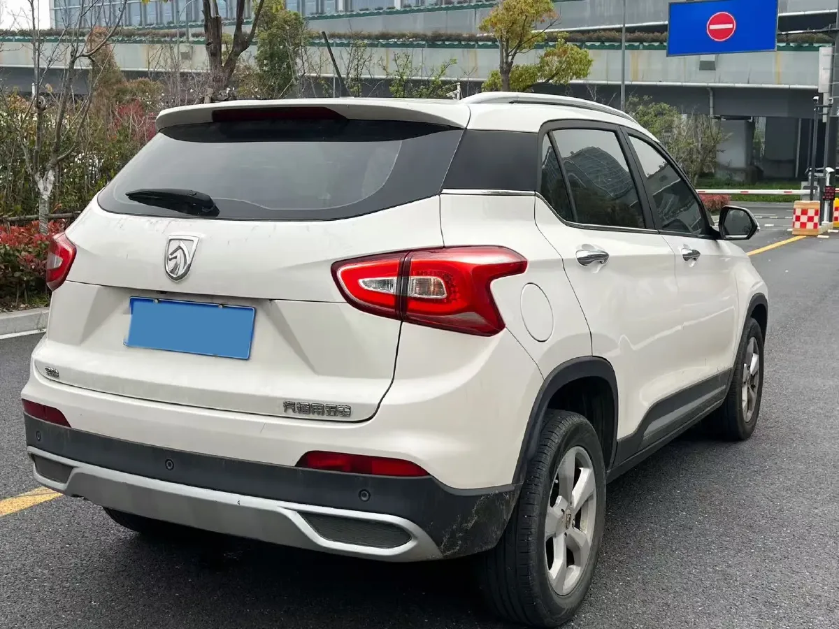2017 BaoJun 310W 1.5L 105HP L4 6MT,autocango,china used car exporter,china ev exporter,chinese used car exporter,chinese used ev exporter