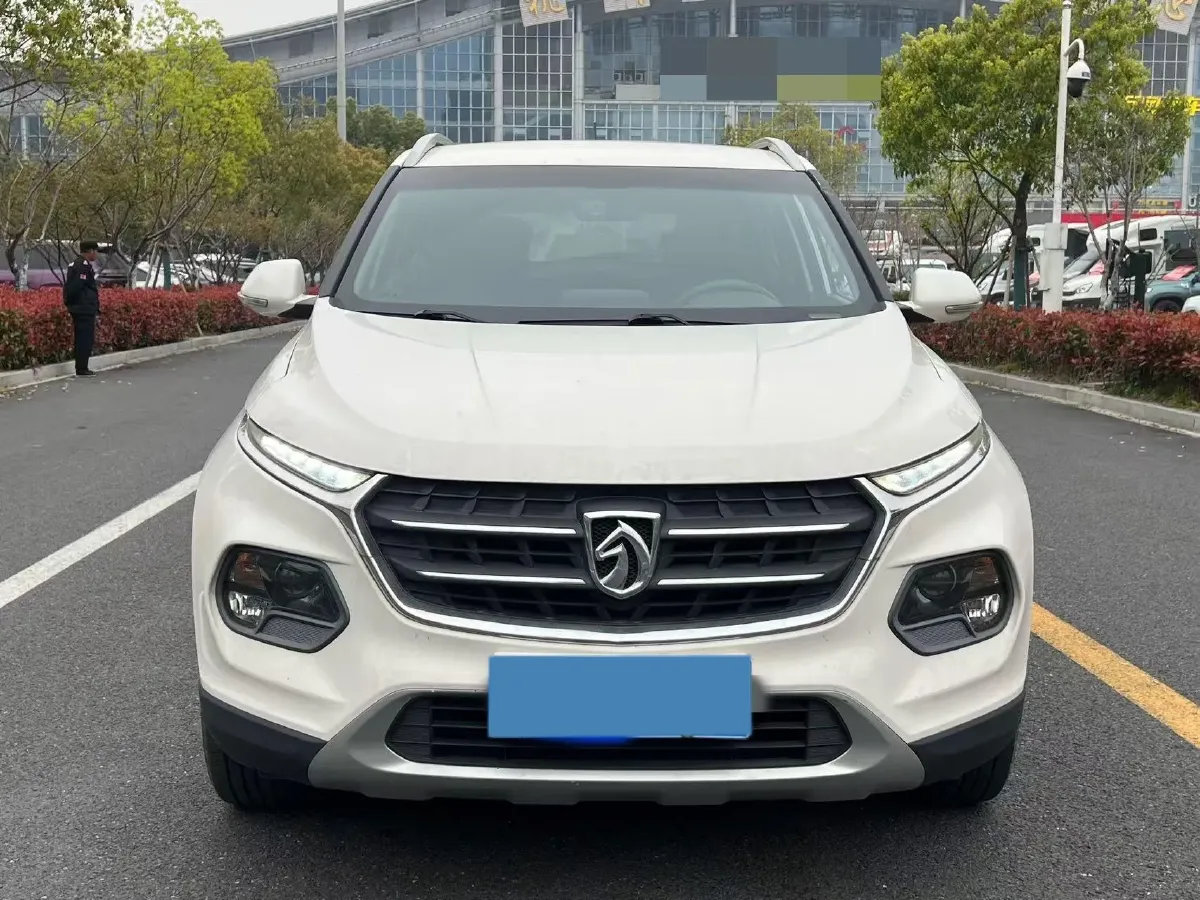 2017 BaoJun 310W 1.5L 105HP L4 6MT,autocango,china used car exporter,china ev exporter,chinese used car exporter,chinese used ev exporter