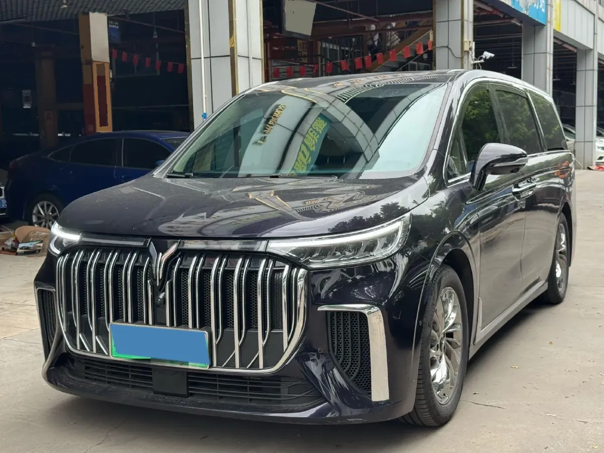 2024 Voyah Dream 1.5T 150HP L4 PHEV 43KWH,autocango,china used car exporter,china ev exporter,chinese used car exporter,chinese used ev exporter