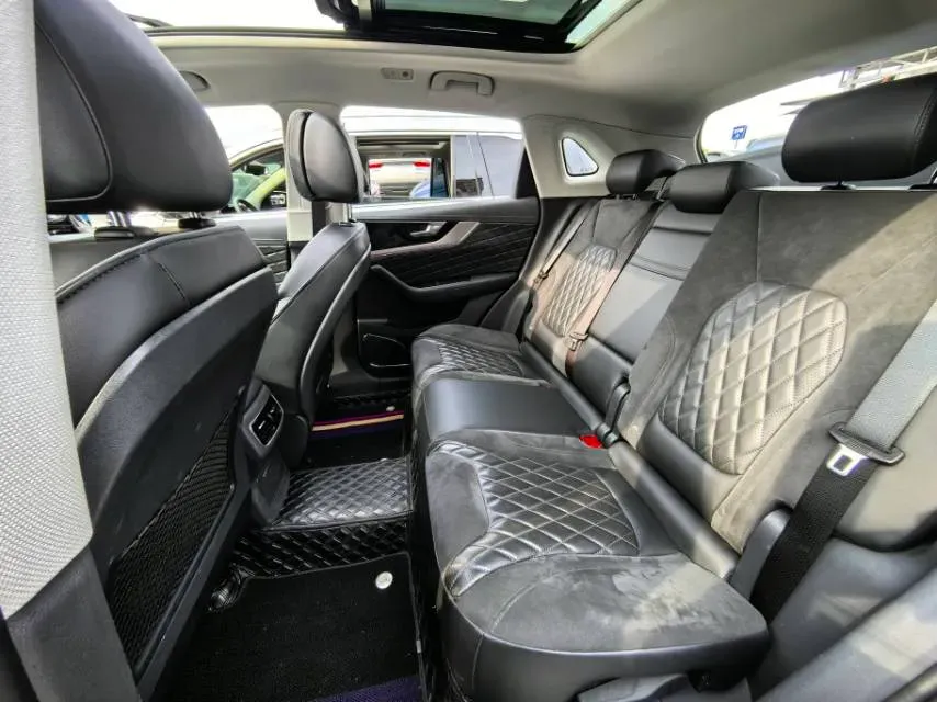 2019 HongQi HS5 2.0T 224HP L4 6AT,autocango,china used car exporter,china ev exporter,chinese used car exporter,chinese used ev exporter