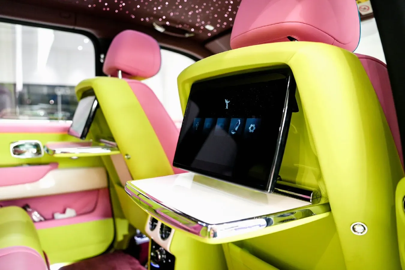 2024 Rolls-Royce Cullinan 6.7T 571HP V12 8AT,autocango,china used car exporter,china ev exporter,chinese used car exporter,chinese used ev exporter