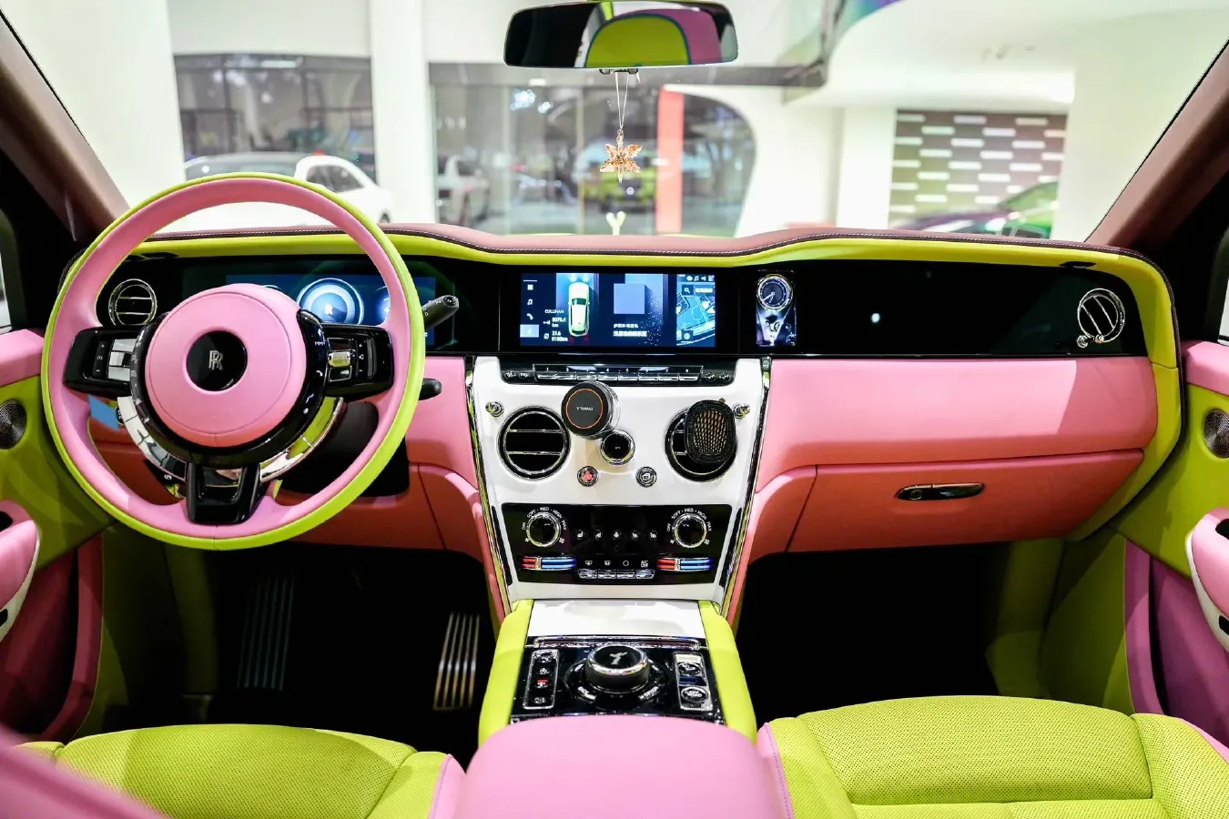 2024 Rolls-Royce Cullinan 6.7T 571HP V12 8AT,autocango,china used car exporter,china ev exporter,chinese used car exporter,chinese used ev exporter