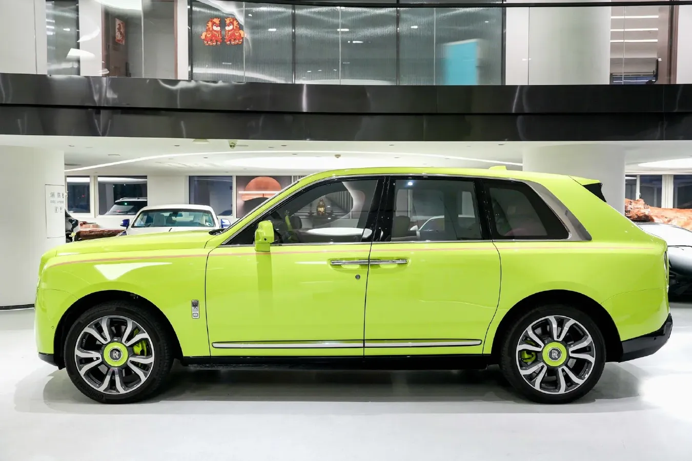 2024 Rolls-Royce Cullinan 6.7T 571HP V12 8AT,autocango,china used car exporter,china ev exporter,chinese used car exporter,chinese used ev exporter